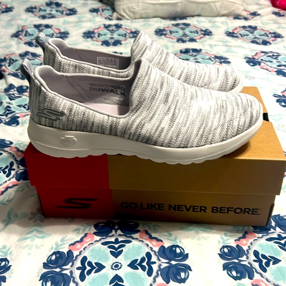 Skechers